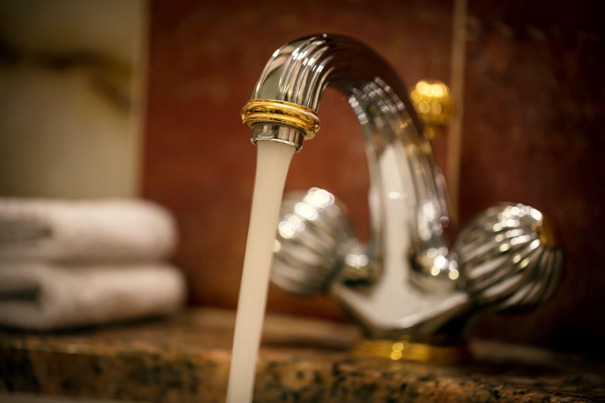 Art Deco Imperial Hotel Prag Dış mekan fotoğraf A tap with running water
