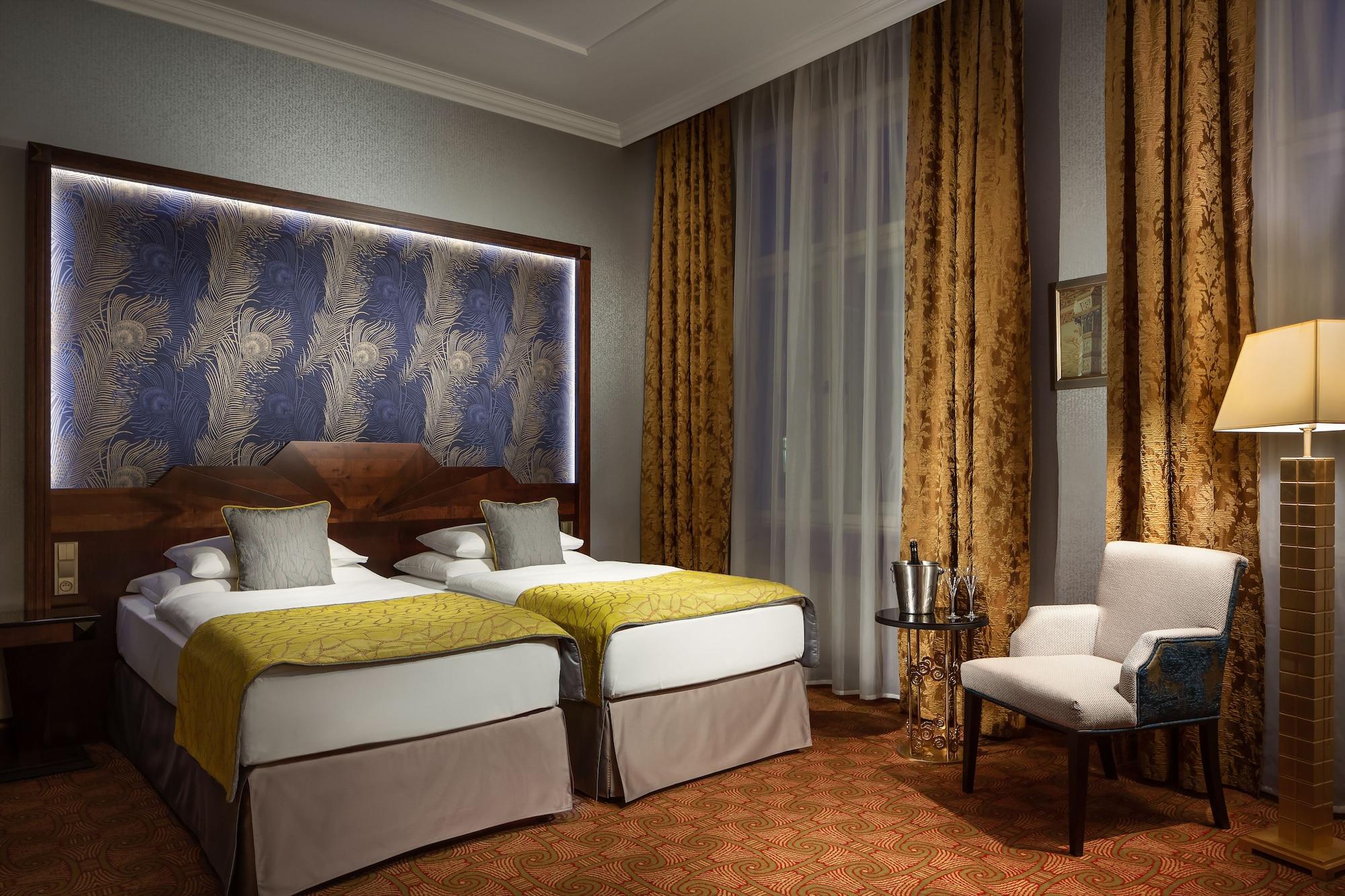 Art Deco Imperial Hotel Prag Oda fotoğraf A room at the hotel